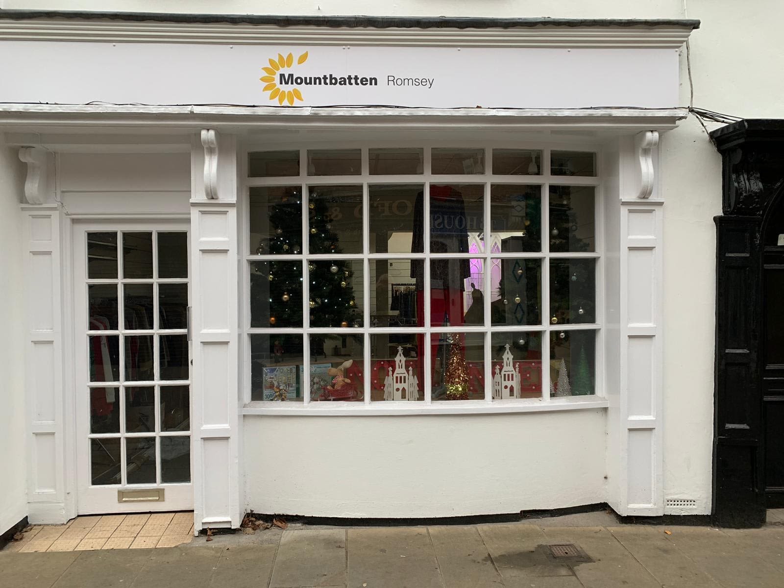 Mountbatten opening new Romsey shop
